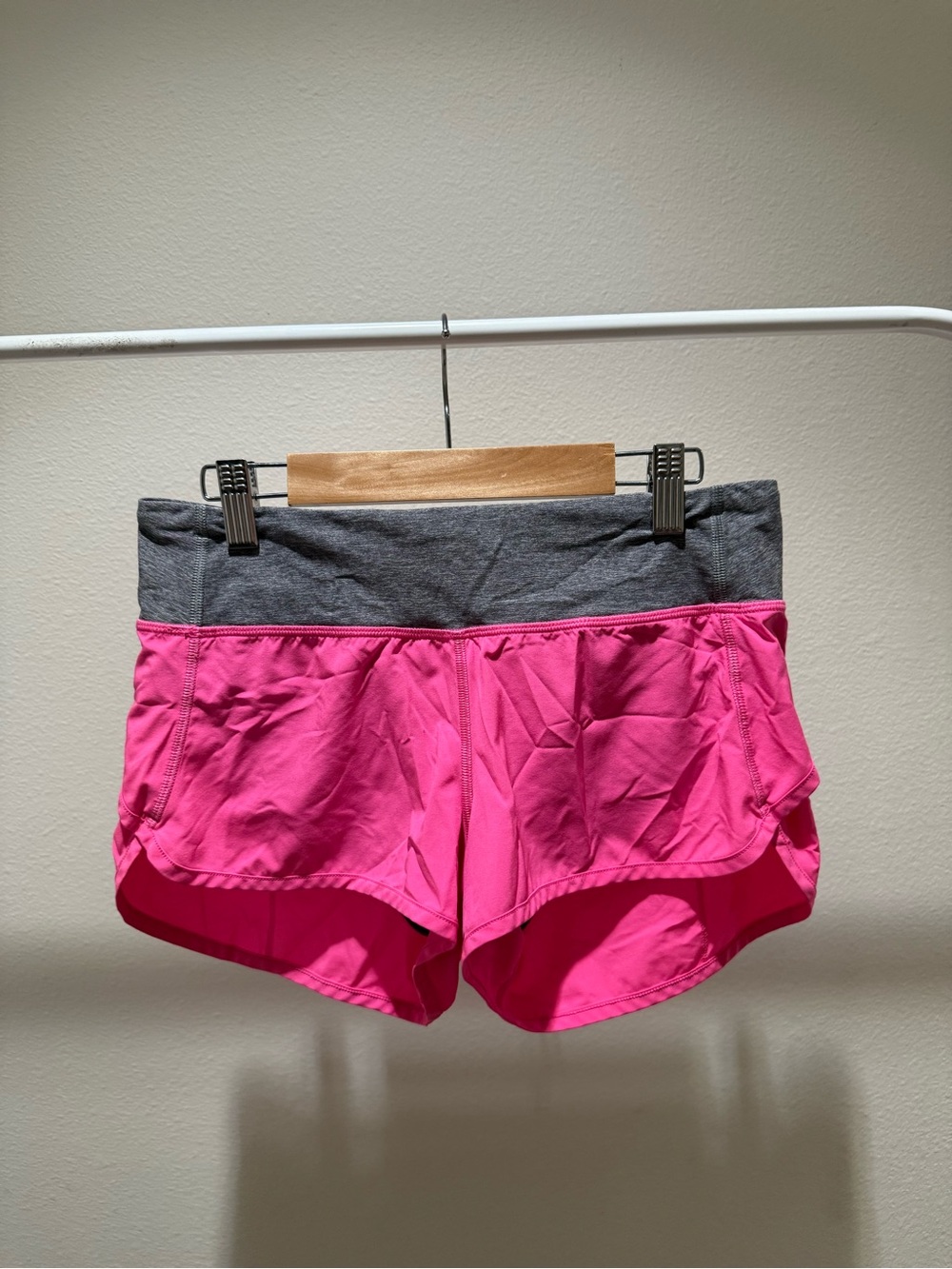 Lululemon Hot Pink Speed Short size 4